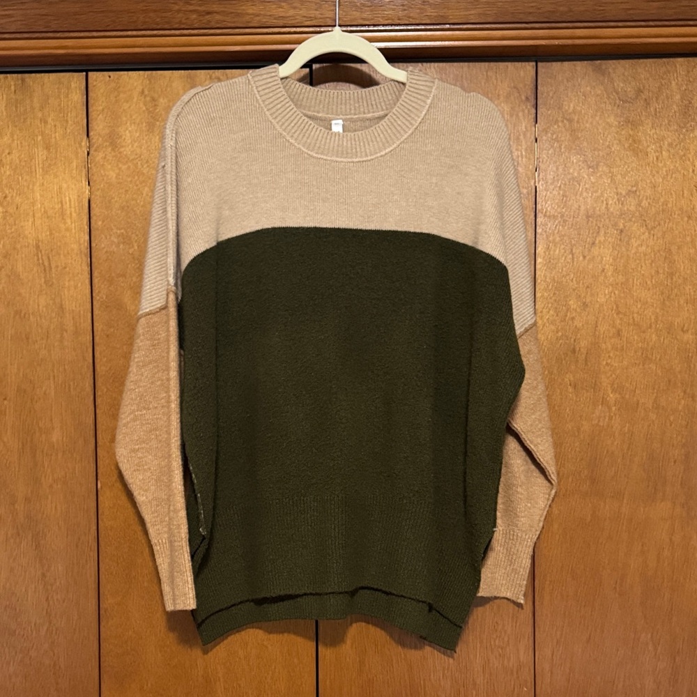 Glam Crewneck Sweater - Green and Tan